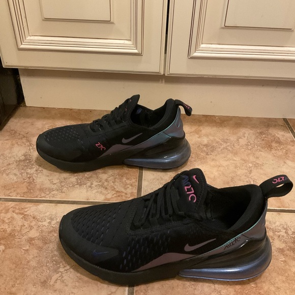 Nike Air Max 270 Women - Picture 1 of 4